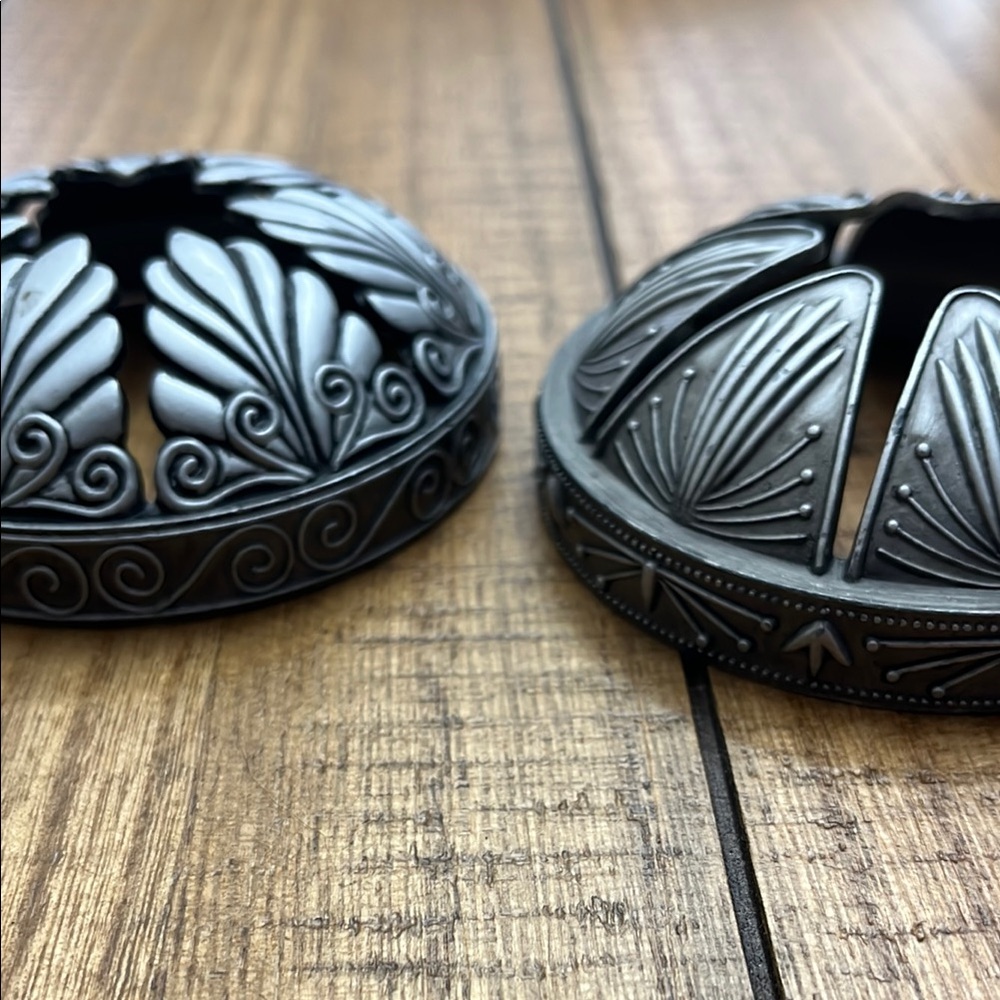 Candle topper